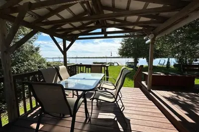 Image de Sunset Haven in Fenelon Falls - Beautiful weed-free waterfront with Ac/Wifi! \n