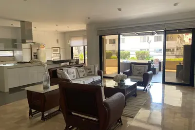 Image de Departamento de 2 Pisos en Kennedy Vieja