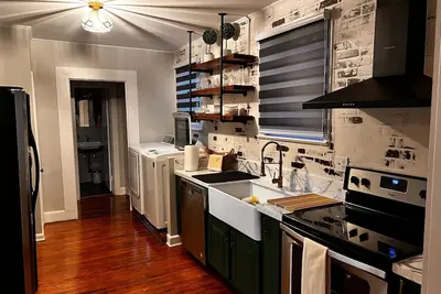 Image de Hip Newly Renovated Historic Riverside Home in New Bern, Nc