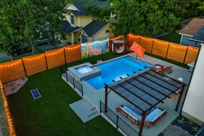 Image de ~La Alexandria~ Heated Spa|Fire Pit|Movie Theater