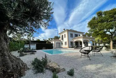 Image de 🌴 Uncover Paradise: Majestic 4-Bed Villa 🌴 New Pool & Enchanting Gardens 🌴