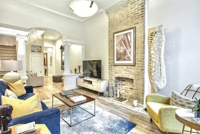 Image de Maison de Colette, Luxury Home with Outdoor Patio