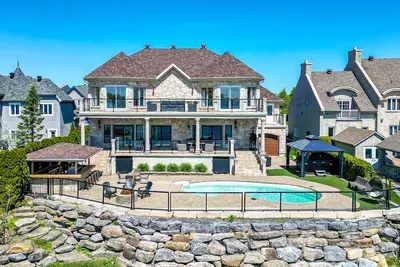 Image de Luxury Riverfront Retreat: Perfect for Golf, Bachelorette & Friends’ Getaways