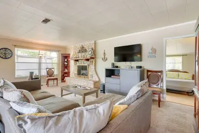 Image de Pet-Friendly Canyon Lake Home - 2 Mi to Beach!