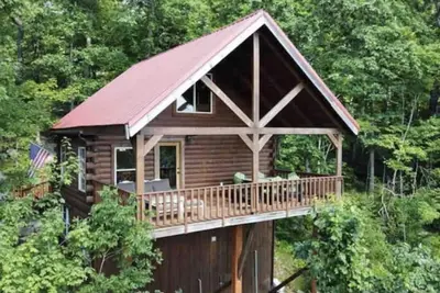 Amazing Views! Hot Tub! ! Minutes from the Gorge! ! !