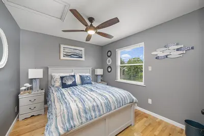 Image de Short Drive to Galveston- Boat Ramps Nearby for Fishing-Mins to Kemah Boardwalk