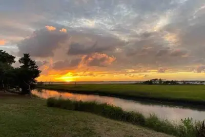 Image de Sound View Serenity: Great views of Bogue Sound & 10 minute walk to beach
