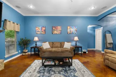 Image de Large Belton Home near Expo Ctr