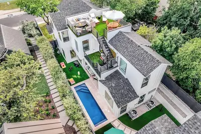 Image de 1816w11th · Luxury Mansion Breathtaking Skyline & Pool