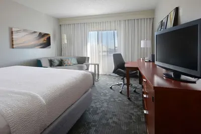 Image de Get Ready for Blissful Getaway! 2 Relaxing Units with Free Parking, Onsite Pool!