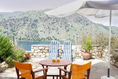 Image de L'endroit de rêve de Bental avec vue sur le lac et la mer
