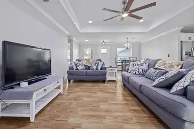 Image de Scallop Season Brand-New Coastal Retreat – Near Weeki Wachee, Pine Island Beach & Top Attractions!