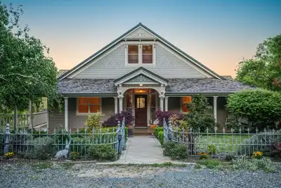 Image de Chic Modern Victorian Farmhouse secluded yet 5 min from Downtown Nevada City