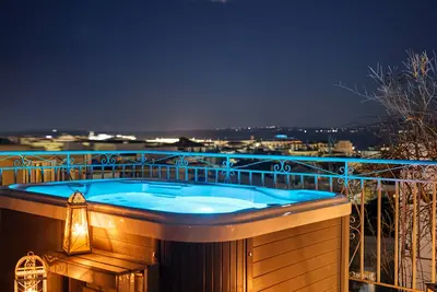 Image de Ninemia Villa is 95 square meters. We can accommodate up to 7 people.