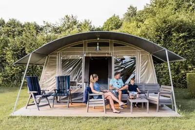 Image de Belle tente lodge dans un parc de vacances