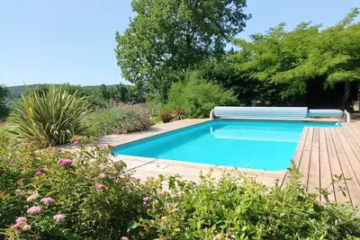 Image de Maison près du château avec piscine privée