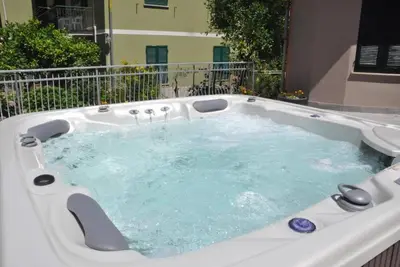 Image de Appartement 'Residence Paradiso Bilocale 304' avec balcon, Wi-Fi et climatisation