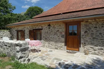 Gites Sthilbon - Le Menudet. 2 Pièces de 40 m2 Terrasse et vue sur la Campagne