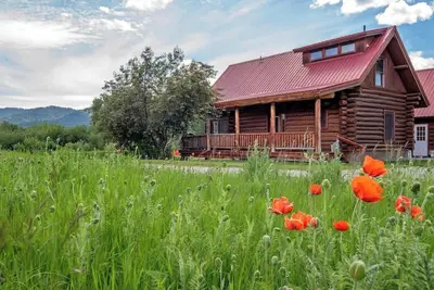 Image de Quiet Side of the Tetons: Cozy Cabin Getaway