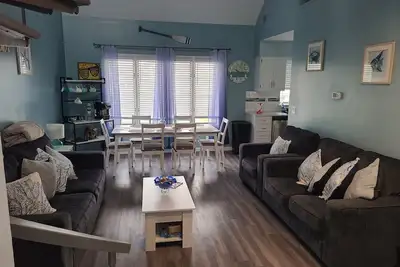 Image de Family Fun! Updated! ! 3Br, 2fb Condo 2 blocks from Beach & Boardwalk.
