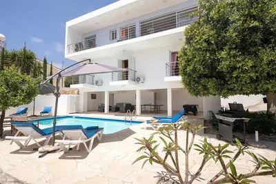 Image de Olive Tree Villa - a villa that sleeps 6 guests in 3 bedrooms