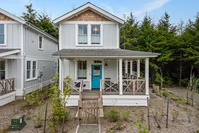 Image de *New* Seabrook's Robins Nest: Dog Friendly, Hot Tub!