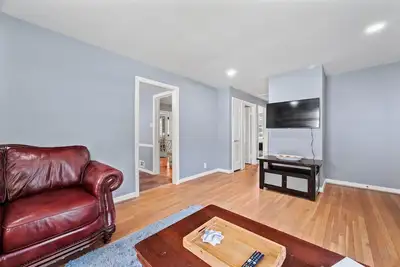 Image de Central Charm: Stay in Style Just Outside of All the Action w/ Putting Green