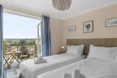 Image de Stella Marina - A Delightful 2-bedroom Apartment a Stone's Throw From the Beach!