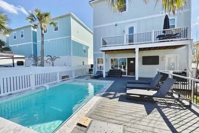 Image de Family Beach House with Pool - Blocks From Beach