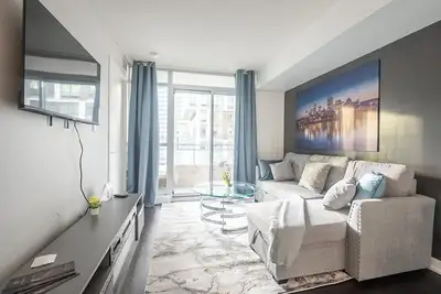 Image de Globalstay. Luxury 1br + Den Condo Downtown Toronto