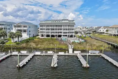 Image de Incredible Views - Waterfront 2 bedroom 2 bath condo in Carolina Beach.