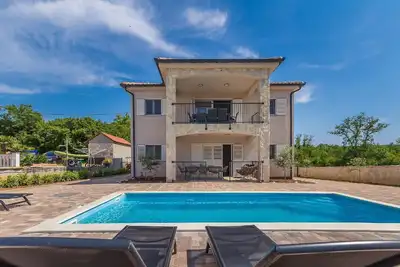 Image de Appartement de vacances Vantačići pour 1 - 4 personnes avec 2 chambres à coucher - Appartement de va