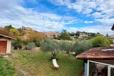 Image de T2 Climatisé Avec Terrasse et Jardin Privé