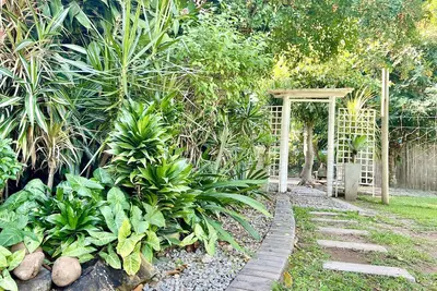 Apartment in Nelspruit with a private garden - LoerieRoep Unit 1
