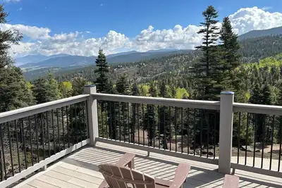 Image de Stunning Ski Chalet in Angel Fire w/ Outstanding Views - Pet Friendly - Hot Tub