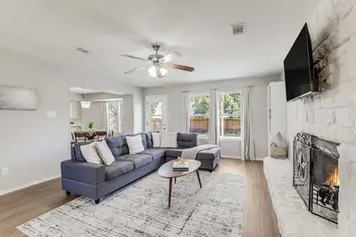 Image de Dog & family friendly home mins from Atx & Georgetown!