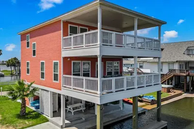 Image de New Build! Paddleboard, Kayak, Fishing, Beach, Outdoor Living, Sunset Views!