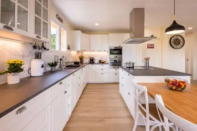 Image de maison neuve au coeur du Luberon pour 6 personnes, climatisation, Wifi