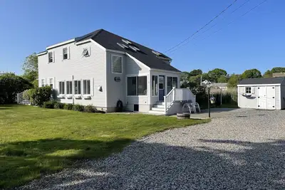 6 bed, 2 bath home walk to Jeness Beach. Ideal for destination wedding guests.