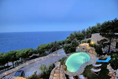 Image de Charming Villa with Sea View Infinity Pool