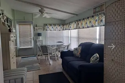 Image de Cozy 2-bedroom mobile home in cool North Fort Myers with WiFi, Ac