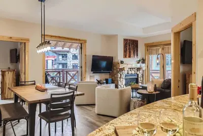 Image de Luxury Slope & Village Views, Deck, Steps to Lifts