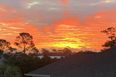 Image de Pet friendly and spacious 2 bedroom in Cb— Sunset on 7th
