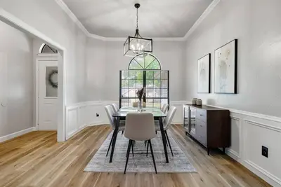 Image de Little Oasis With Private Pool in Flower Mound