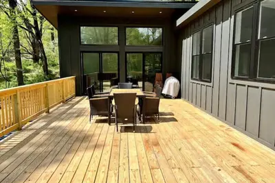 Image de A Modern Mountain House in a Peaceful Setting