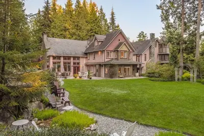 Image de Forest Escape: Luxury Retreat for Large Groups