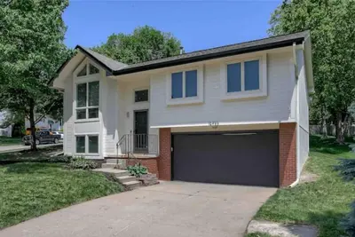 Image de Light & Bright 4 bedroom Home in West Omaha