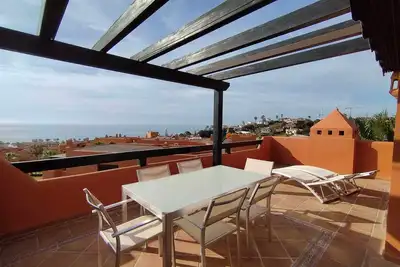 Image de Superbe appartement de 2 chambres vues sur la Mer