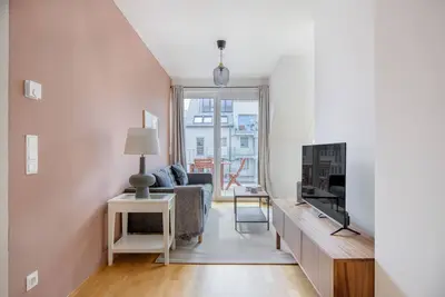 Image de Sleek Favoriten 1br w/ Elevator, nr Bus 65a, by Blueground
