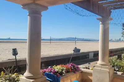 Image de Ocean-Front Beach Studio Apartment On the Sand, kitchenette, Great wi-fi